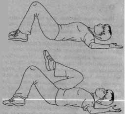 Упражнение растягивает мышцы верхнего плечевого пояса и рук